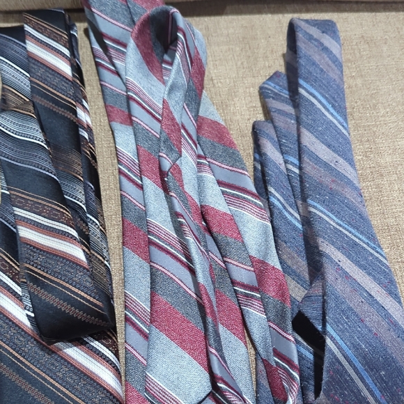 Vintage Striped Men's Ties Set - Picture 3 of 3